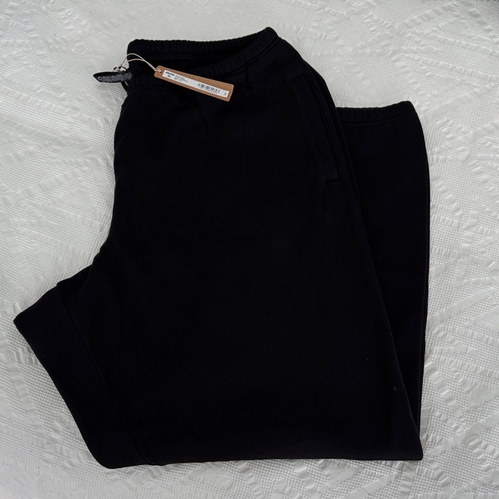 SKIMS Men's Black Joggers